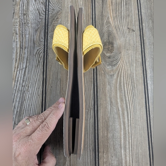 Ann Taylor Loft Yellow Slides Size 6 - Picture 8 of 11